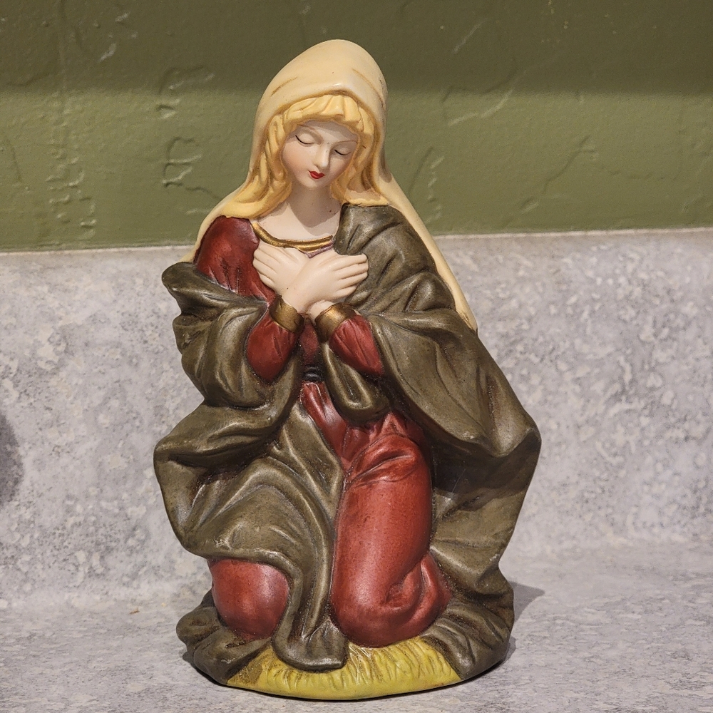 Religious Woman Statue | Prayer Decor | Nativity Figure